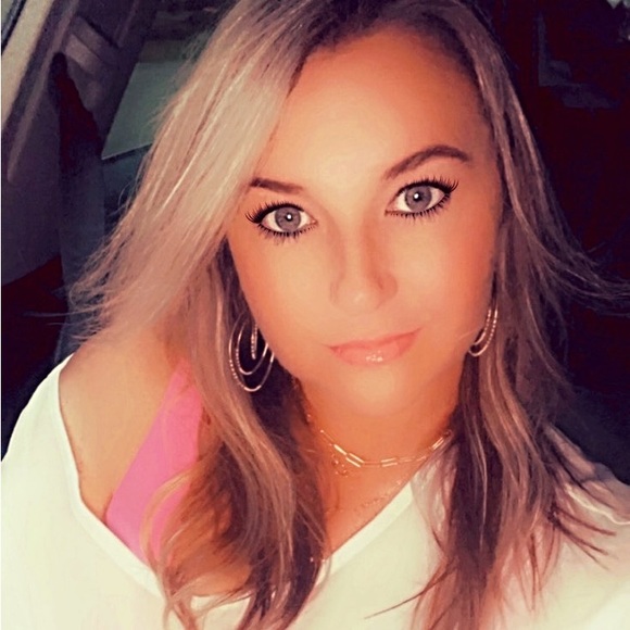 Meet the Posher Other - Meet your Posher, Debi